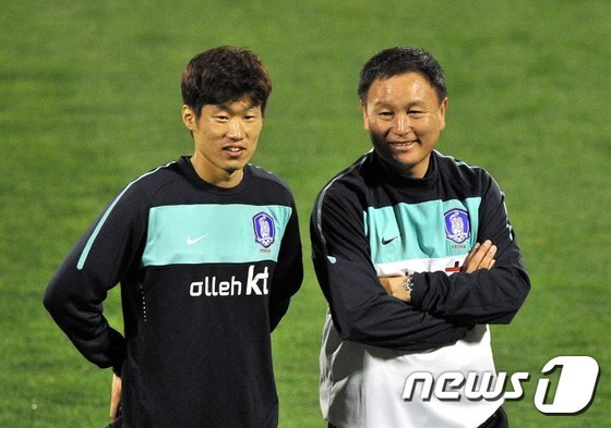허정무 부총재는 한국 축구의 현실을 정확히 바라보는 게 우선이라고 했다. 우리는 도전자이기에, 주눅들지 말고 당당하게 도전하라고 충고했다. © AFP=News1