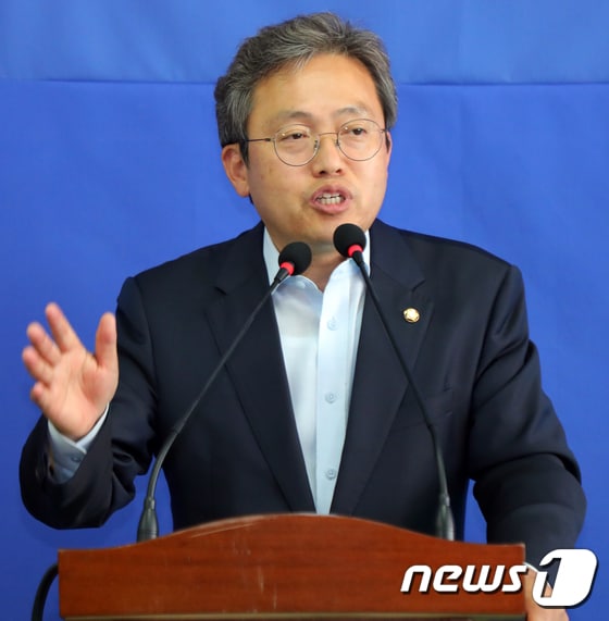 송기헌 더불어민주당 의원. 2018.5.29/뉴스1 © News1 박하림 기자