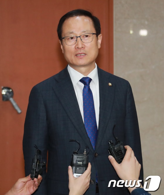 홍영표 더불어민주당 신임 원내대표. 2018.5.4/뉴스1 © News1 이동원 기자