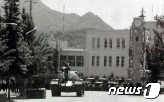1980년 5‧18 민주화운동 당시 전남도청을 장악한 계엄군의 모습../뉴스1 © News1 DB