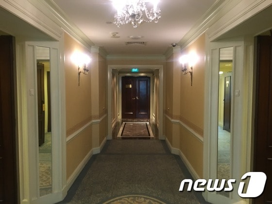 샹그릴라 호텔의 스위트룸만 모여있는 밸리윙  17층은 트럼프 대통령이 북미회담 기간 이용한 곳으로 알려졌다.  © News1