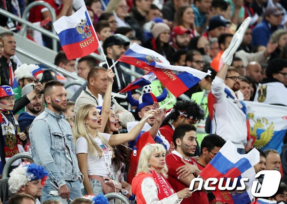 러시아 미녀들, '축구가 좋아'