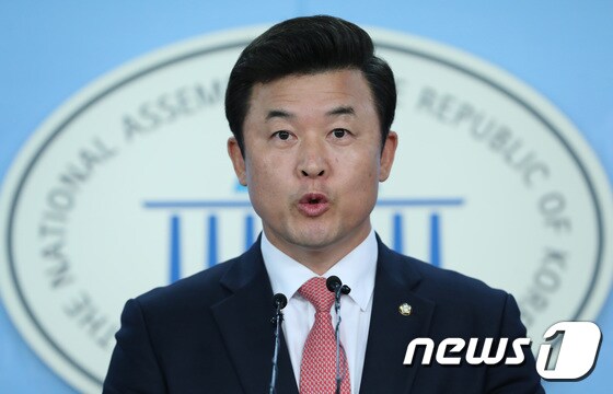 윤영석 자유한국당 수석대변인. 뉴스1 © News1 박정호 기자