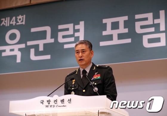 김용우 육군참모총장이 지난해 6월28일 서울 용산구 국방컨벤션에서 열린 