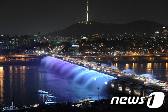 서울 반포 달빛무지개분수.(서울시 제공) © News1