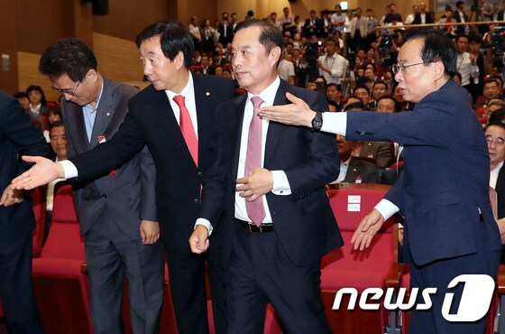 자유한국당 비상대책위원장으로 나서는 김병준