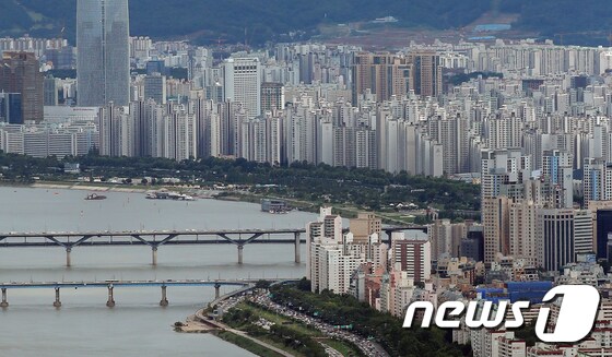 서울의 한 아파트 단지. 2018.7.6/뉴스1 © News1 구윤성 기자
