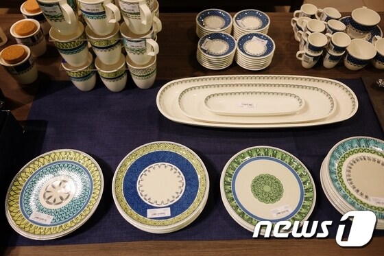 빌레로이밴보흐 매장에 진열된 그릇들© News1