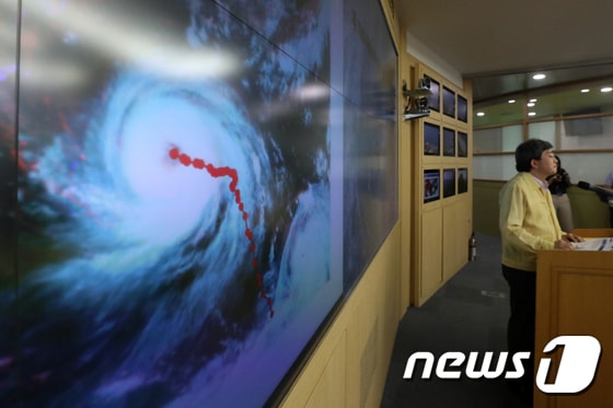 한반도로 북상 중인 제19호 태풍 솔릭./뉴스1 © News1 이승배 기자