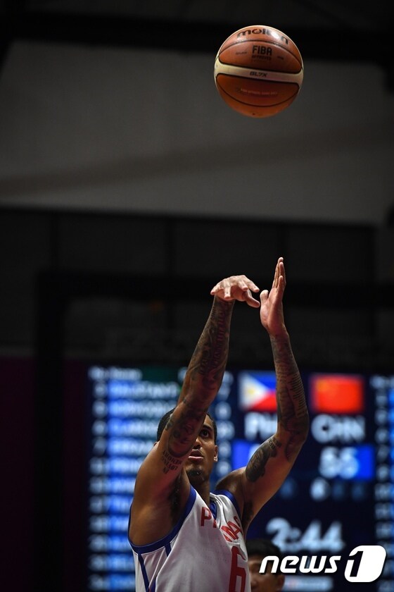 미국프로농구(NBA) 스타 조던 클락슨(클리블랜드 캐벌리어스)이 21일 2018 자카르타-팔렘방 아시안게임 중국과 예선 경기에 처음 출전했다.© AFP=News1