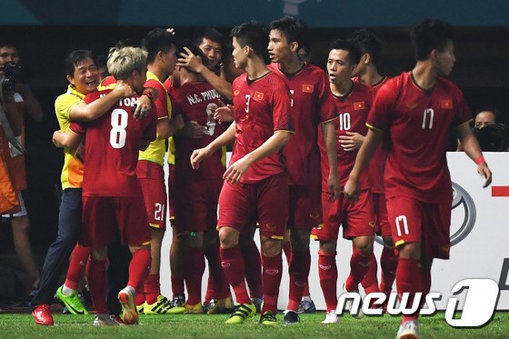 베트남 축구가 사상 처음으로 아시안게임 8강 진출에 성공했다. © AFP=News1