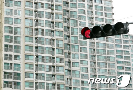 서울의 한 아파트 단지© News1 이재명 기자
