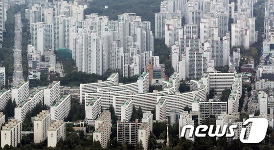 서울 송파구 일대의 아파트 단지 /뉴스1 © News1 이재명 기자