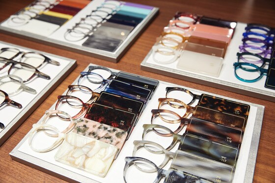 크로미스에서 선보이는 안경 제품들