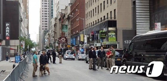 유엔총회 경호를 위해 뉴욕 경찰이 거리를 차단, 검색을 강화하고 있다. © News1 홍기삼 기자