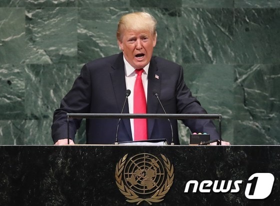 도널드 트럼프 미국 대통령이 25일(현지시간) 유엔총회에서 연설하고 있다. © AFP=뉴스1