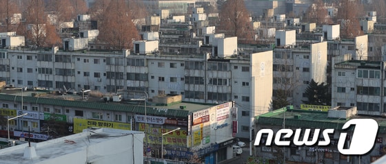서울의 한 재건축 아파트 단지 모습. 기사 내용과는 관계 없음.(뉴스1 자료사진)© News1 구윤성 기자
