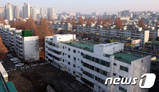 서울 강남권의 재건축 단지의 모습.  © News1 구윤성 기자