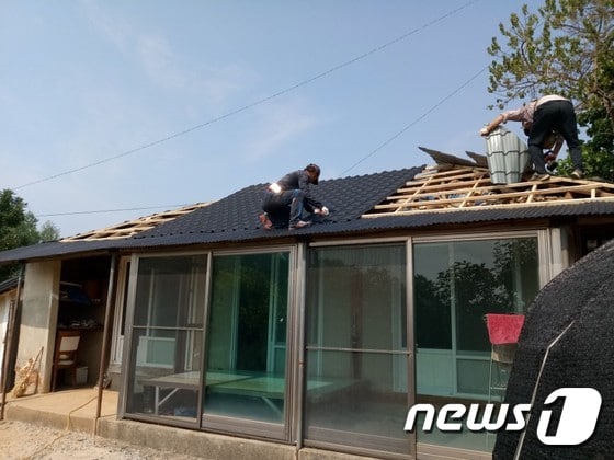 전북 고창군이 저소득계층의 열악한 주거환경 개선을 위해 ‘2019년 나눔과 희망의 집 고쳐주기 사업’을 추진한다. © News1