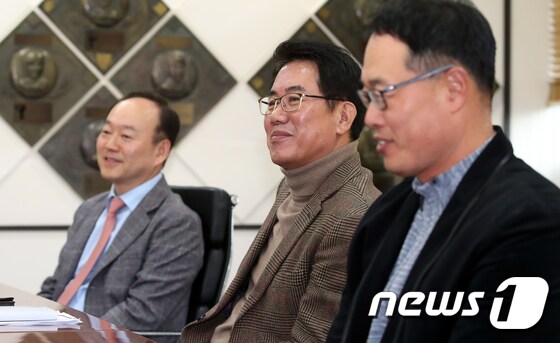 김시진 KBO 기술위원장(가운데). © News1 구윤성 기자