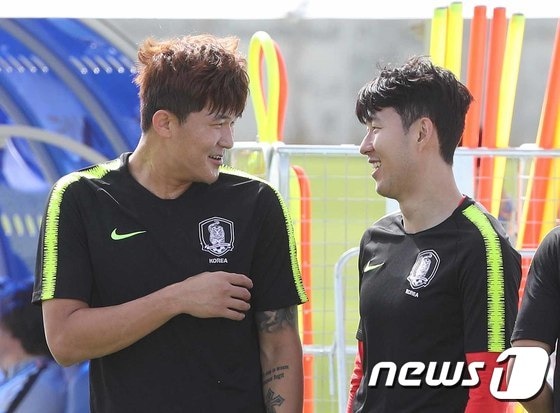 축구 국가대표팀 손흥민(오른쪽)과 김민재. /뉴스1 © News1 신웅수 기자