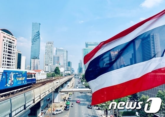 전철역에서 바라본 방콕 시내 풍경© 뉴스1