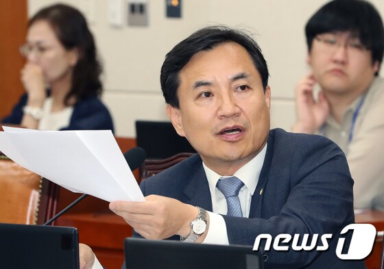 김진태 전 미래통합당 의원 .2019.10.17/뉴스1 © News1 이종덕 기자