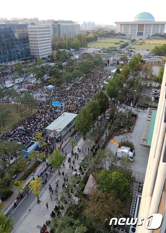 국회 앞 '검찰개혁 10번째 촛불문화제'