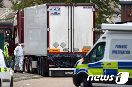 영국 에식스 주에서 23일(현지시간) 시신 39구가 담긴 컨테이너 차량이 발견됐다. © 로이터=뉴스1