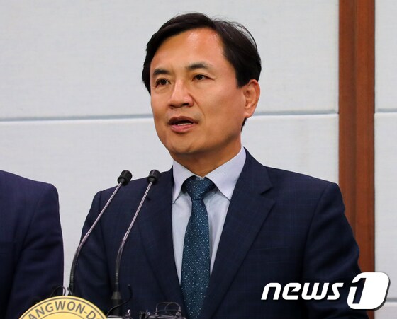 김진태 자유한국당 의원. 2019.10.29/뉴스1 © News1 하중천 기자
