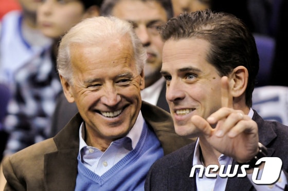 2020년 민주당 대선 후보인 조 바이든과 아들 헌터 바이든 © 로이터=뉴스1 © News1