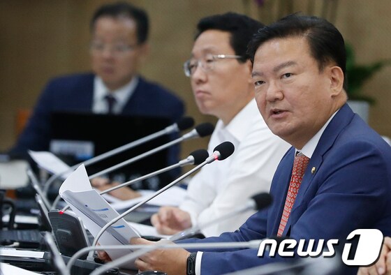 민경욱 자유한국당 의원. 2019.10.7/뉴스1 © News1 주기철 기자