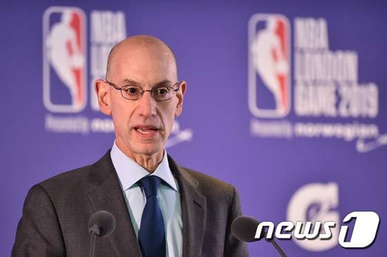 애덤 실버 NBA 커미셔너가 홍콩 관련 문제와 관련 기자회견을 하고 있다. © AFP=뉴스1 © News1 박형기 기자