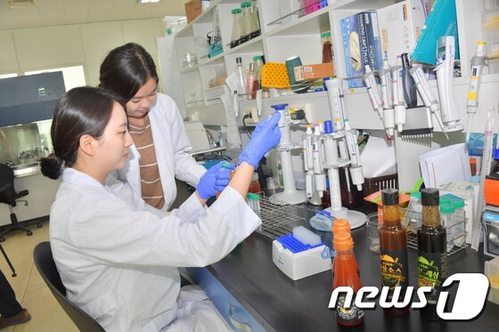 전북 순창군이 보유한 유산균이 장내 미생물 조절로 아토피성 피부염을 개선한다는 연구 결과가 발표돼 관심을 모으고 있다.(순창군 제공) 2019.11.13 ./뉴스1 ⓒ News1