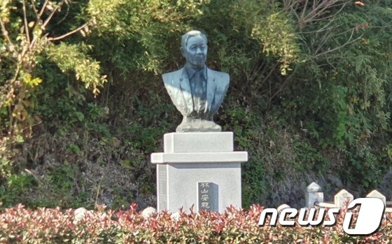 보성읍 도로변의 안용백 흉상.(독자 제공)/뉴스1 © News1