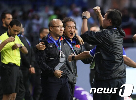박항서 감독이 이끄는 베트남 U-22 축구대표팀이 인도네시아를 완파하고 동남아시안게임 정상에 올랐다. © 뉴스1