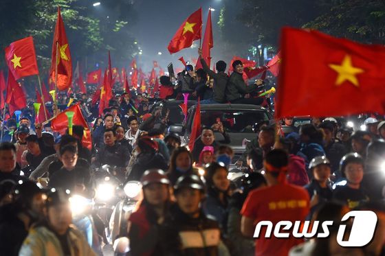[사진] 'SEA게임 우승'에 베트남은 광란의 밤
