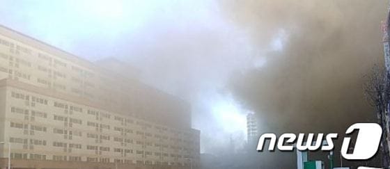 일산 대형 산부인과 건물 화재 (사진=SNS 캡쳐) © 뉴스1
