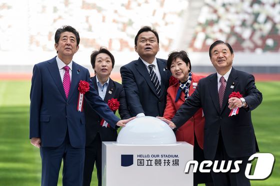 15일 국립경기장 준공식에 참석한 아베 신조 일본 총리.(자료사진)  © AFP=뉴스1