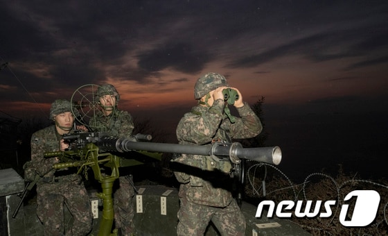 해안경계를 하는 육군 32사단 장병들(자료사진)  2019.12.19/뉴스1