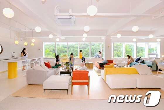 헤이조이스 회원들이 전용 공간을 이용하는 모습. (플래너리 제공) © 뉴스1
