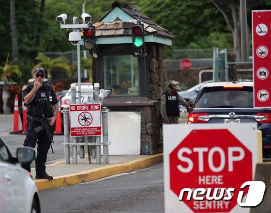 미국 하와이의 진주만-히캄 해공군 합동기지에서 4일(현지시간) 총격사건이 발생해 기지 출입이 통제되고 있다. © AFP=뉴스1