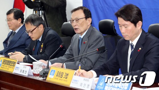 이해찬 더불어민주당 대표가 6일 서울 여의도 국회에서 열린 확대간부회의에서 발언하고 있다. 이해찬 대표는 