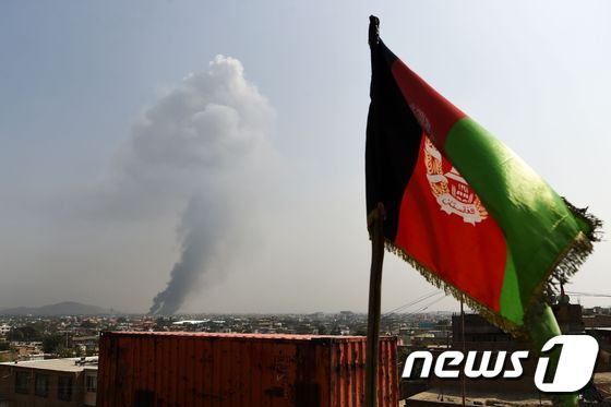 9월3일(현지시간) 아프가니스탄 수도 카불의 주택가에서 탈레반 소행으로 추정되는 테러가 발생해 최소 16명이 숨졌다. © AFP=뉴스1