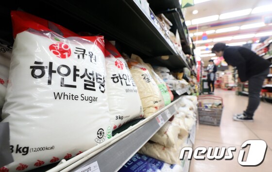  대형마트의 설탕 판매대 모습.2019.2.18/뉴스1 © News1 이광호 기자