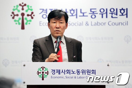 경사노위 '탄력적 근로시간제 논의, 하루 더 연장'