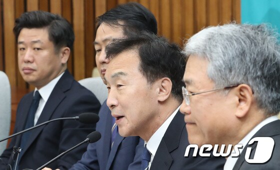 손학규  '황교안 한국당 대표 후보 자격 의심스럽다'