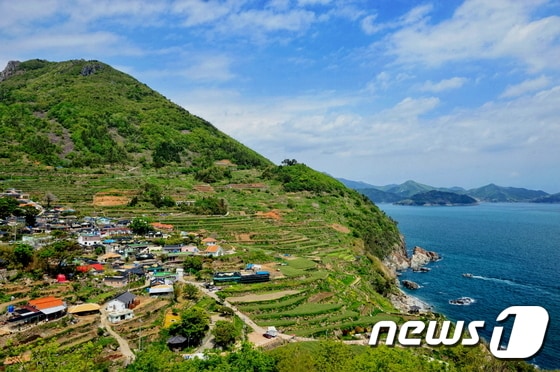 경남 남해 가천다랭이마을 전경(남해군제공)© 뉴스1