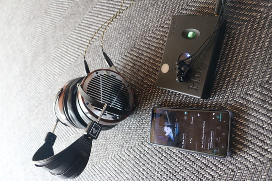 삼성 S10과 필자의 오디오 기기들