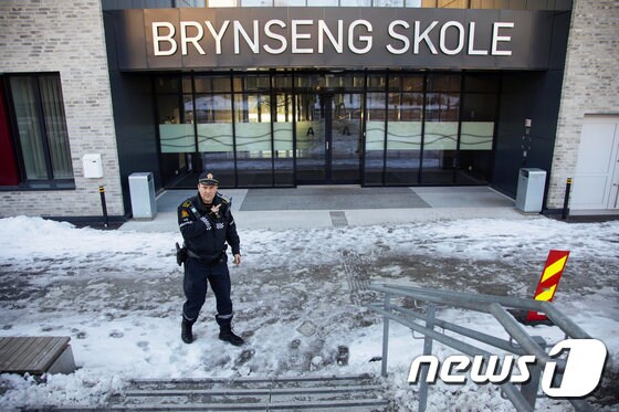 19일(현지시간) 노르웨이의 한 초등학교에서 학생이 흉기를 휘둘러 교직원 4명이 부상을 당했다. © 로이터=뉴스1
